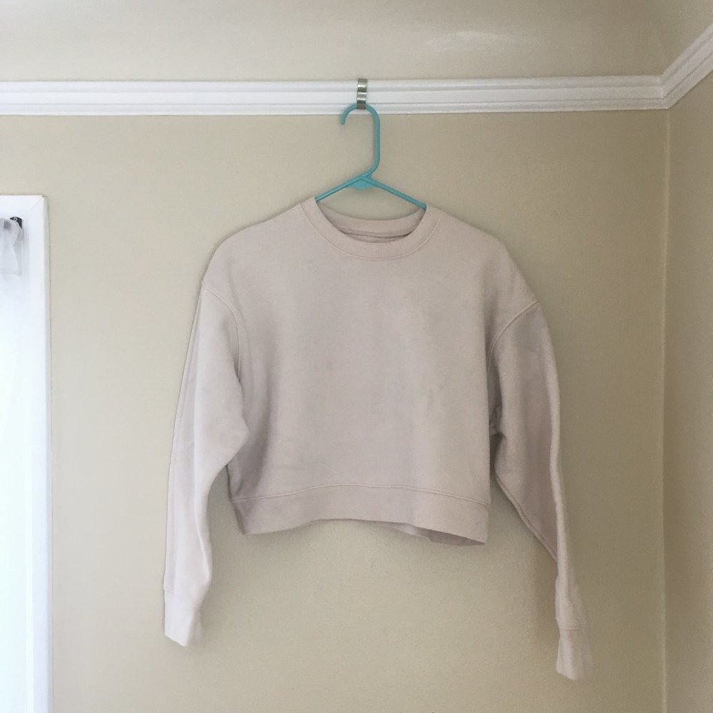 girlfriend collective crop sweatshirt
